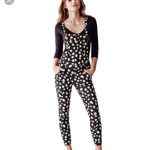 Black daisy Guess overalls